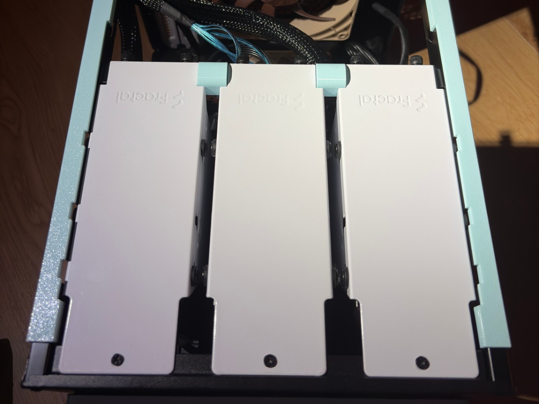 Fractal Node 304 - Case Dampers