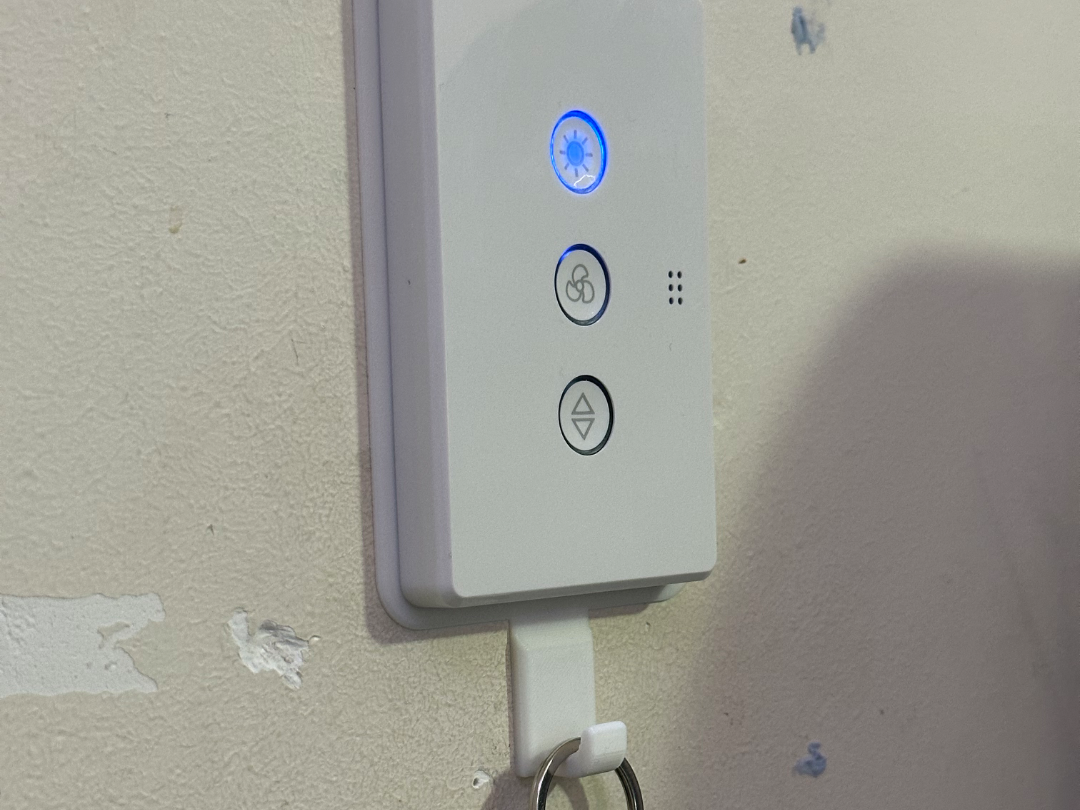 Screwless Key Holder for Light Switch Cover