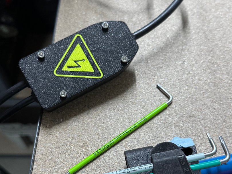 2-in-1-out Enclosure for Power Cables