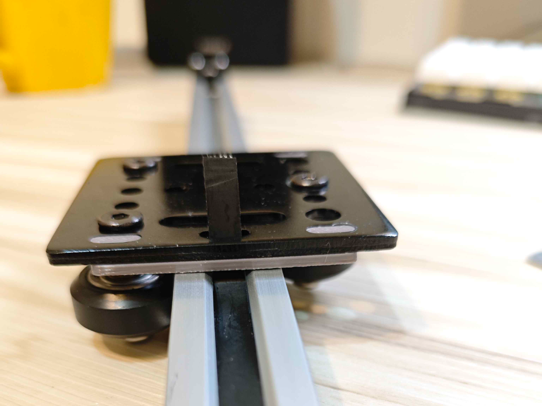 2020platform belt guider