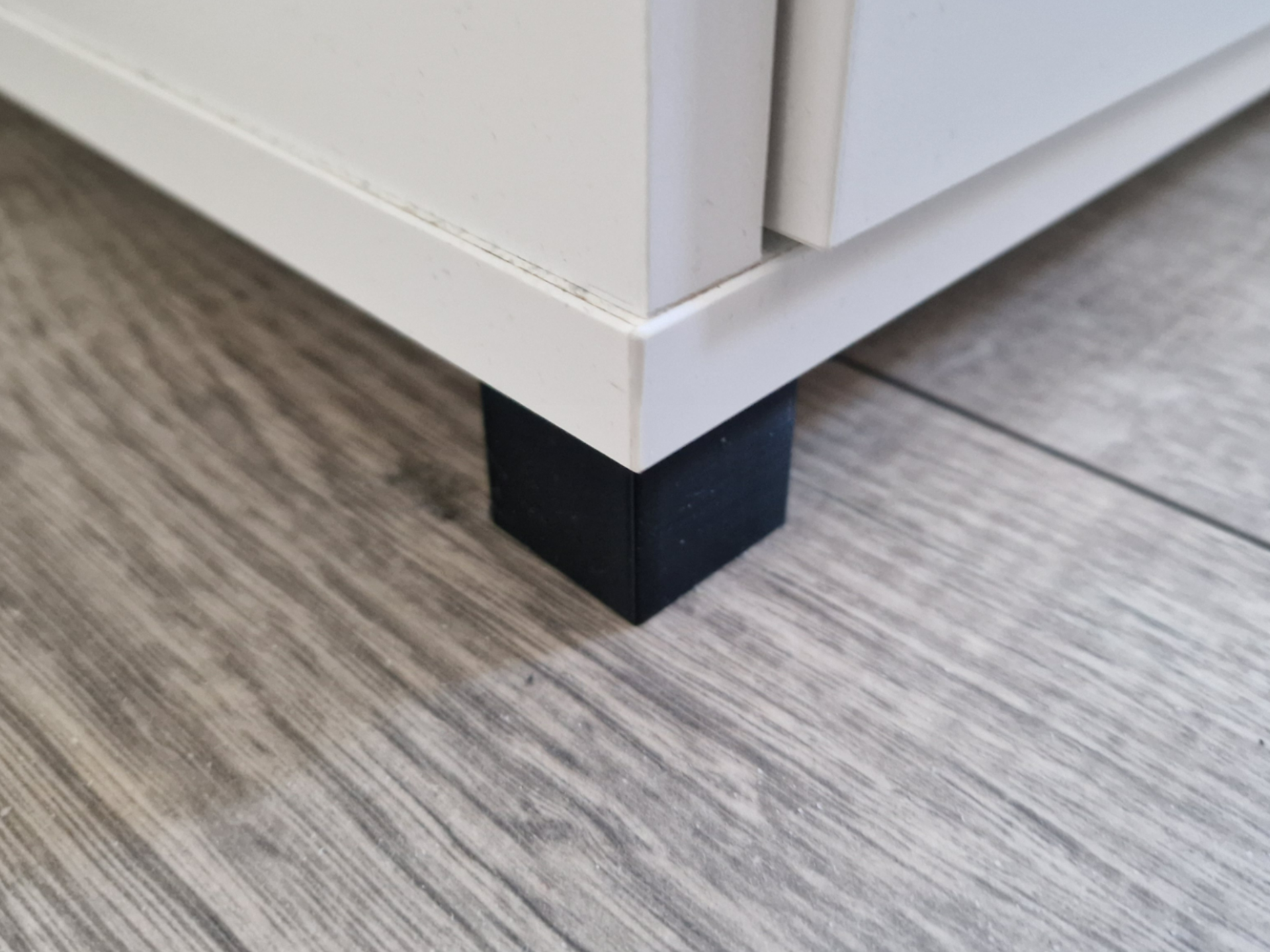 25mm Screw-On Furniture Riser Leg