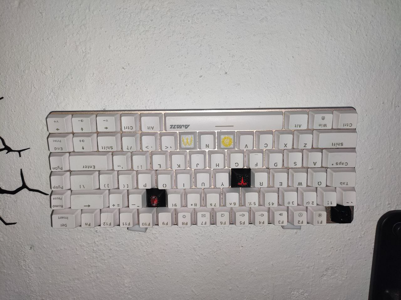 Keyboard wall support
