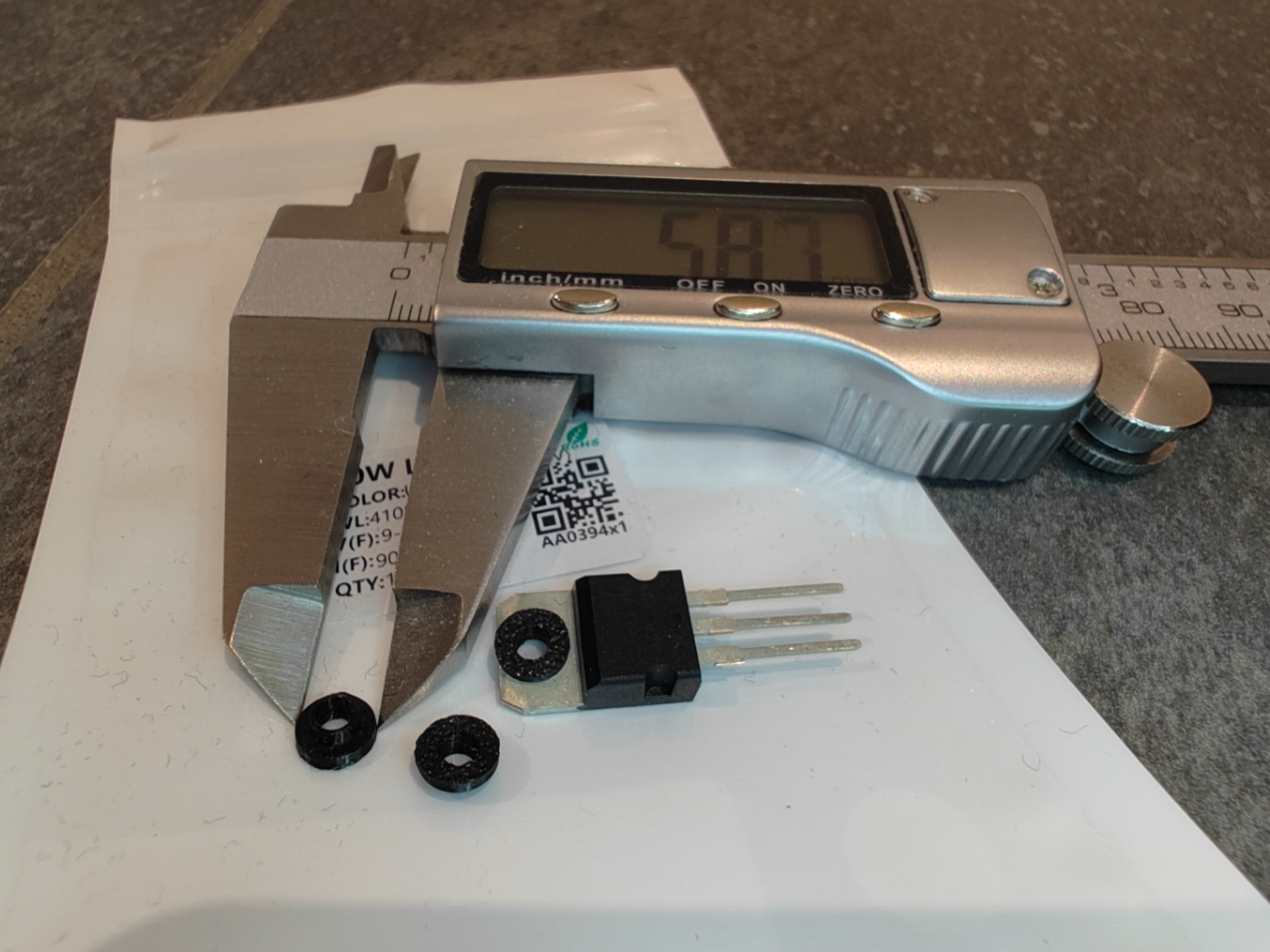 M3 Sleeve TO-220 compatible insulator
