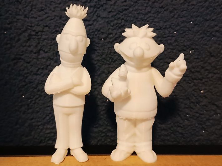Sesame Street Bert & Ernie Toony Classics Figure
