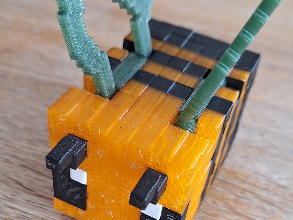 Minecraft bee, rotating wings