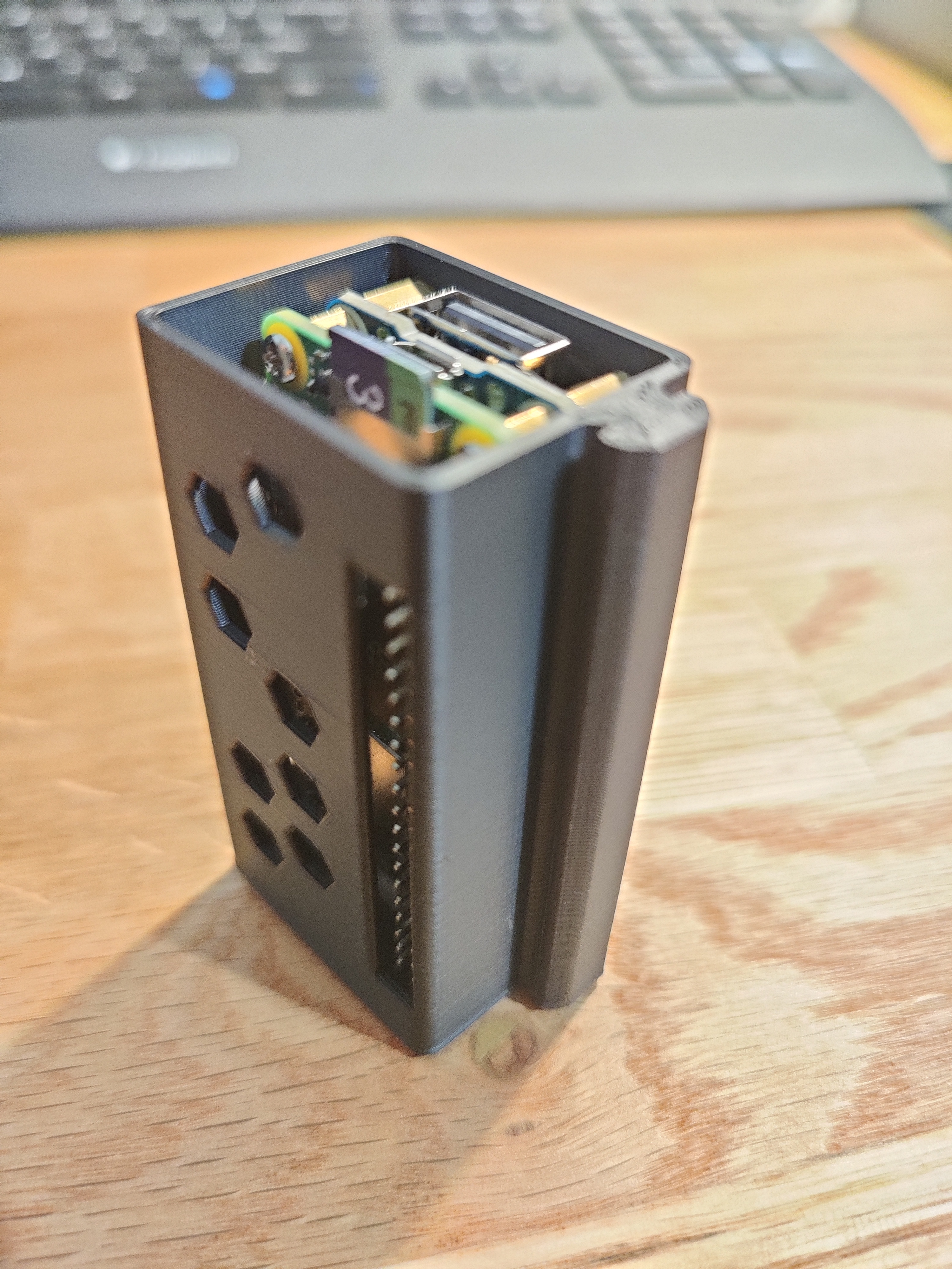 Raspberry Pi Zero Waveshare USB hat hub (B) case v-slot profile