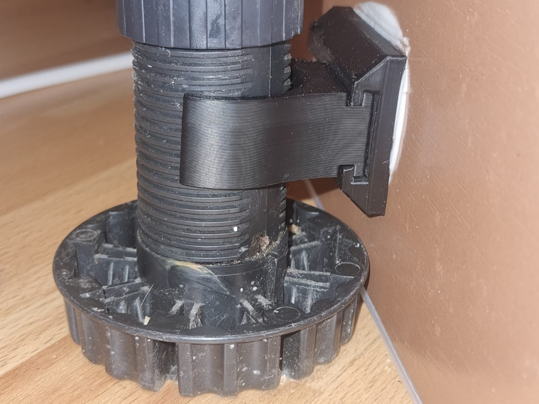 adjustable skirting board (kitchen)