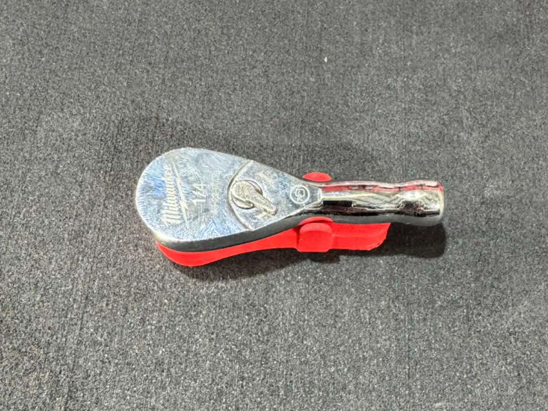 1/4 ratchet holder