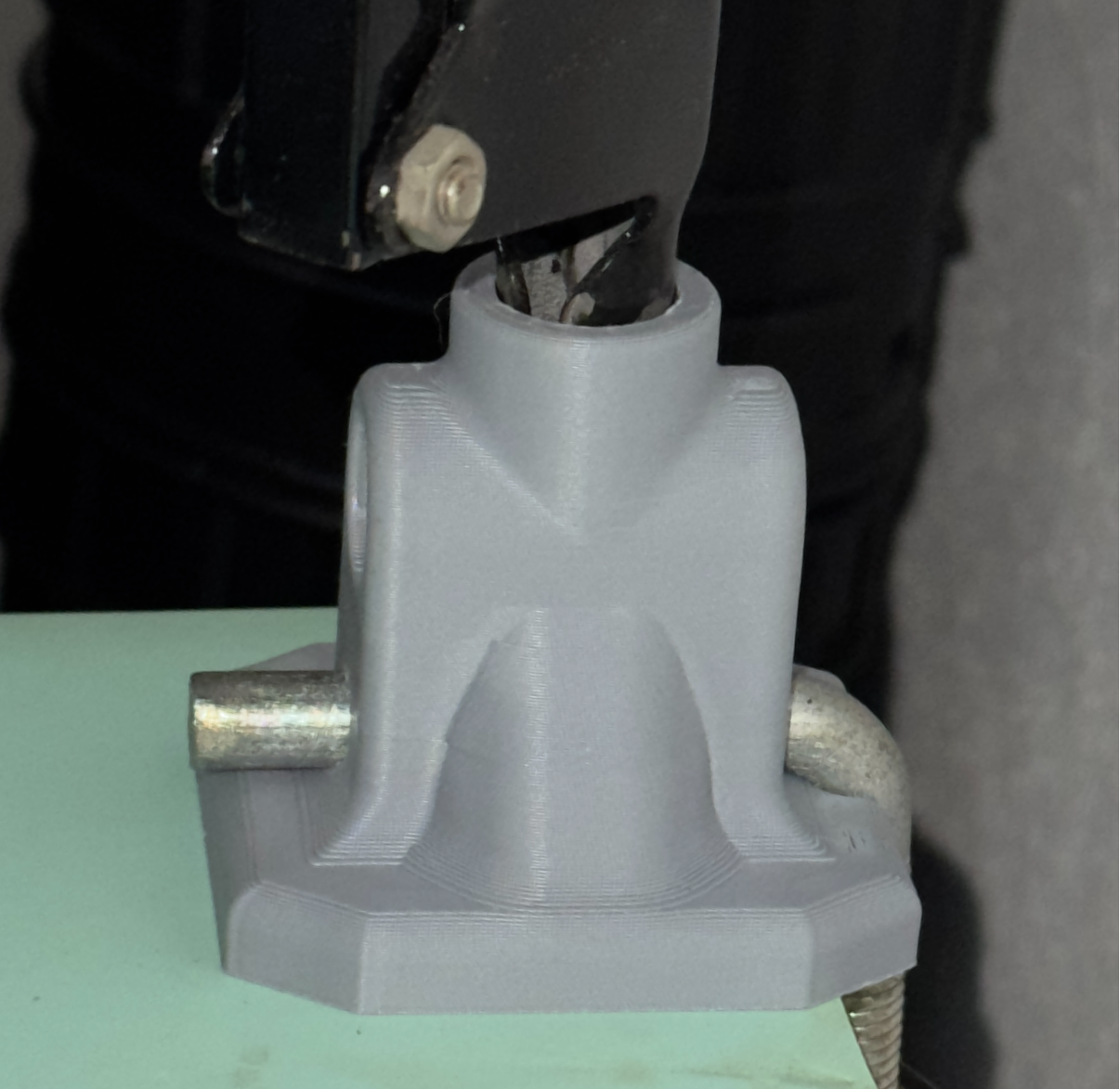 Supporto da scrivania per lampada articolata