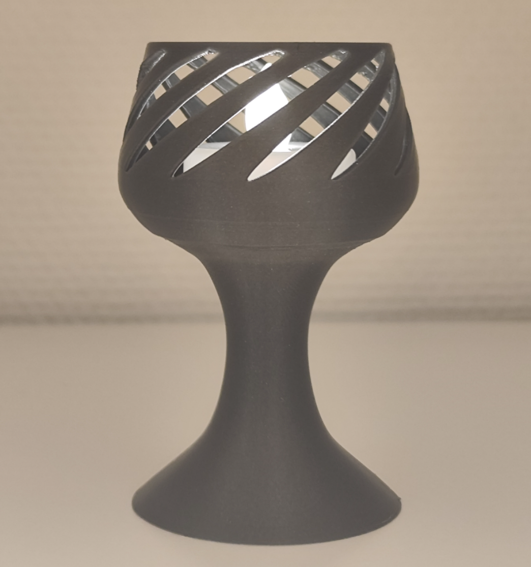 Twisted Cuts Tealight Holder