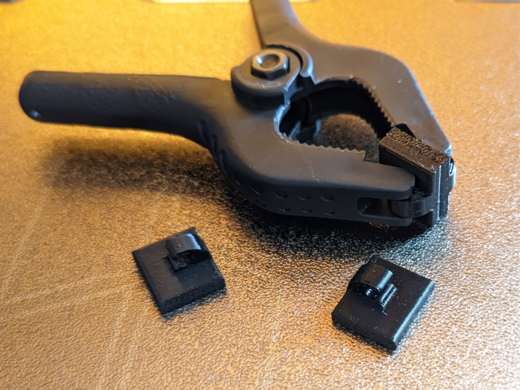 Plastic clamps (only orange splints)