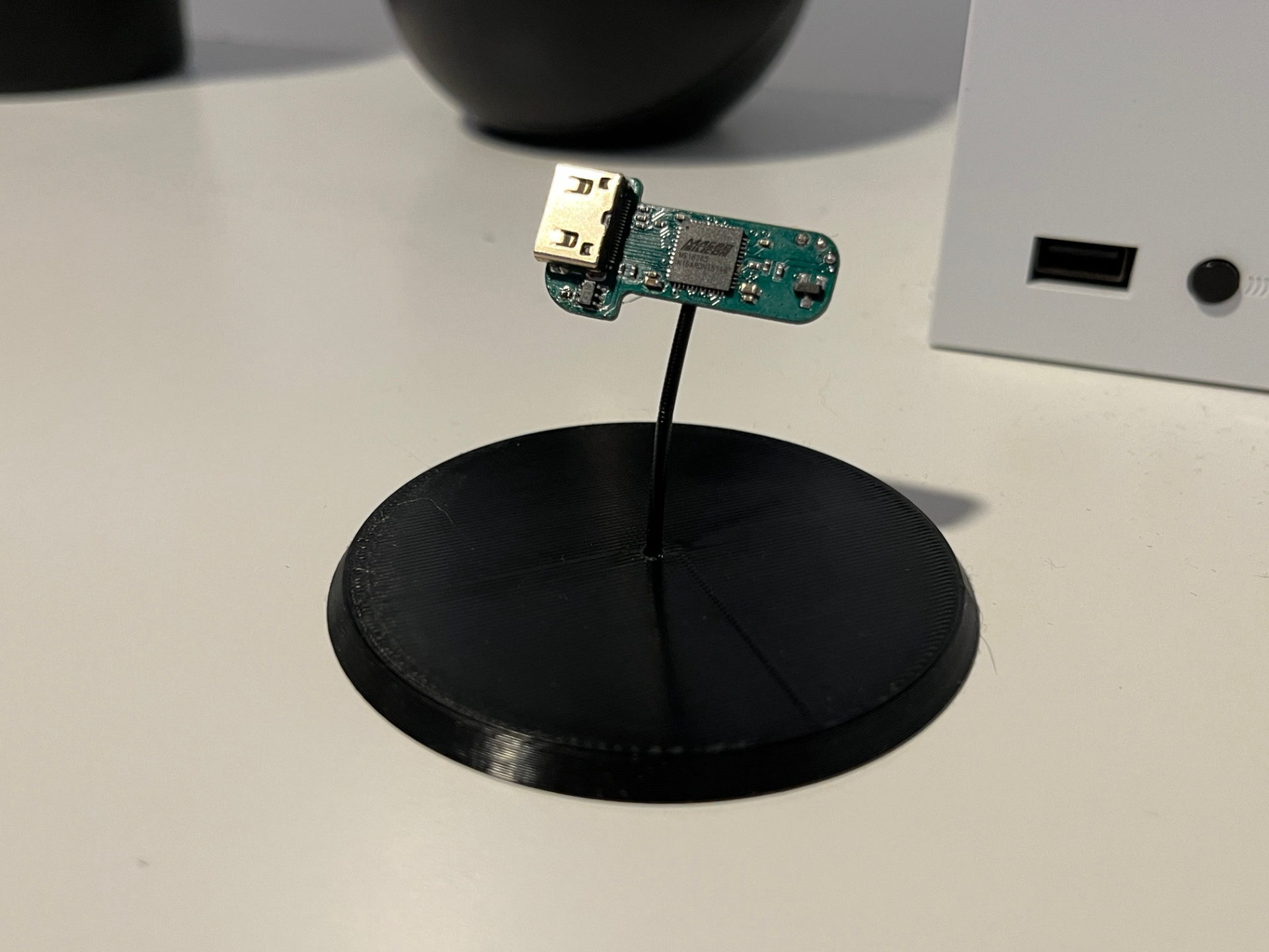 7cm Showcase Platform