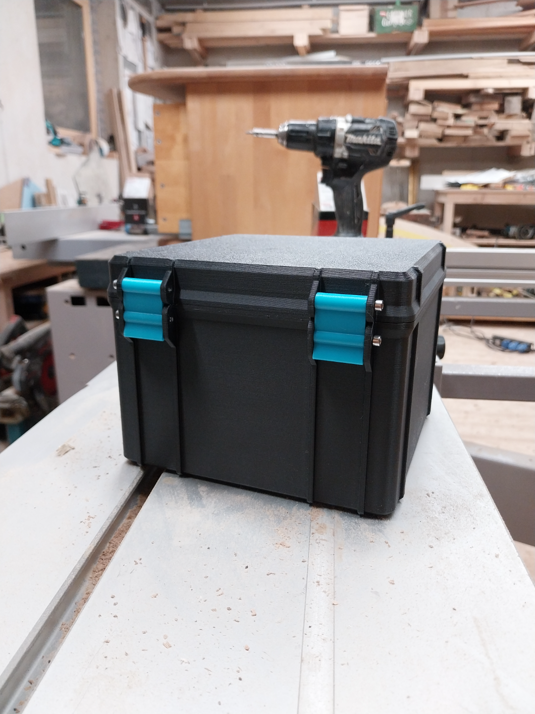 Box large with seal