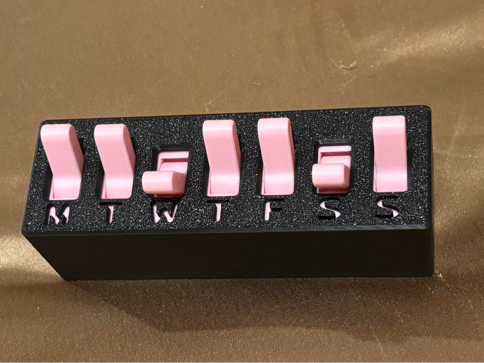 7 day enclosure for clicky fidget toggle switches