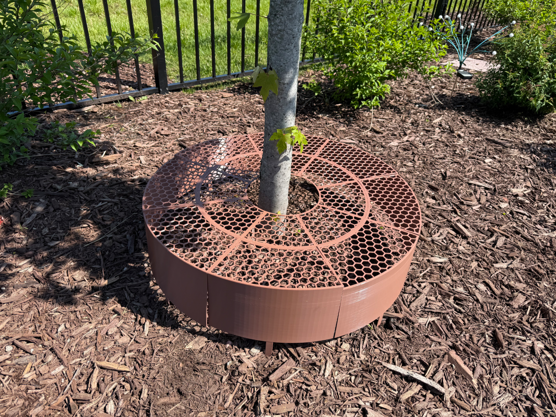 Pet-Friendly Tree Base for Fertilizer