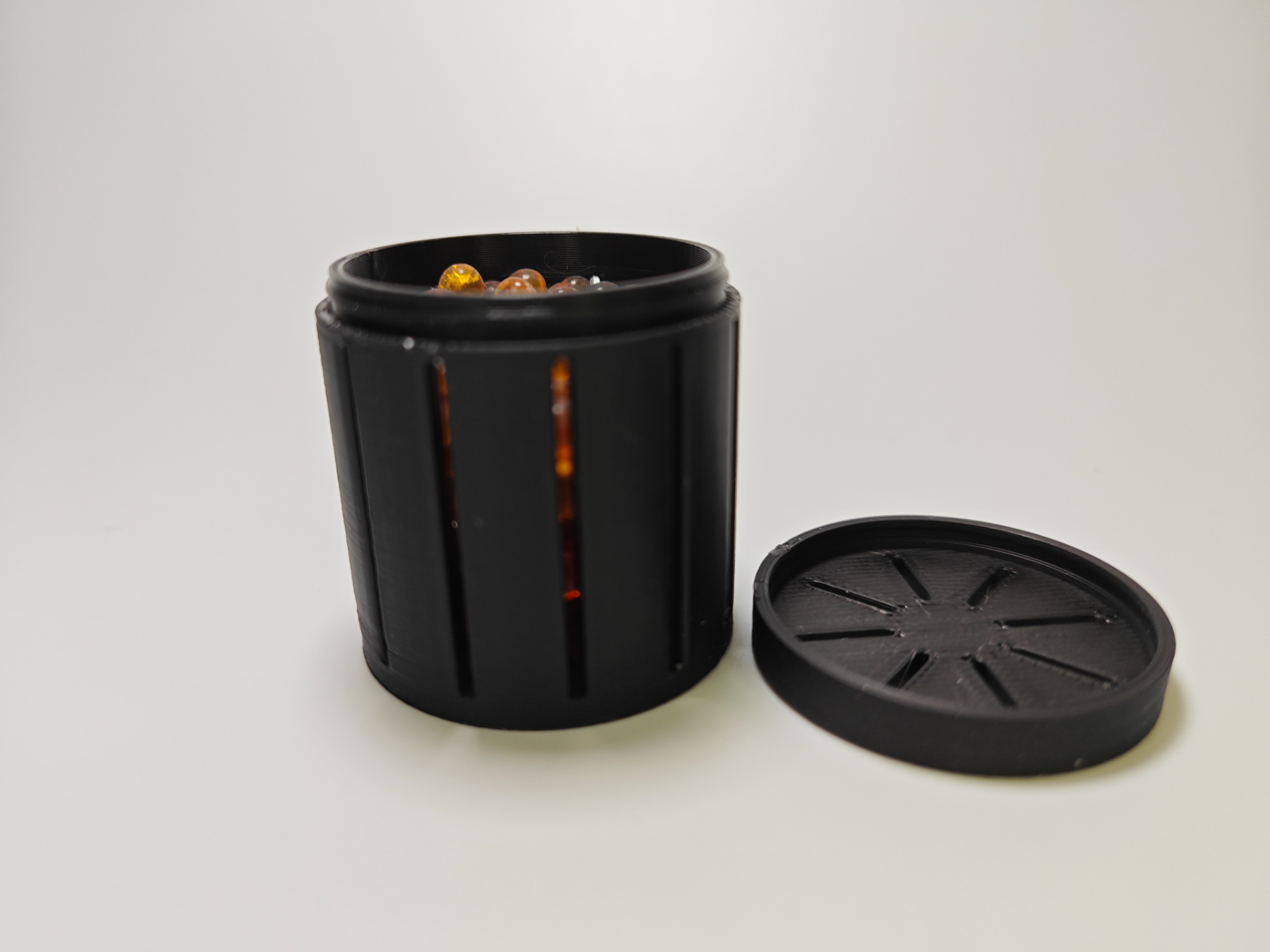 Small cylindrical fastening dry box