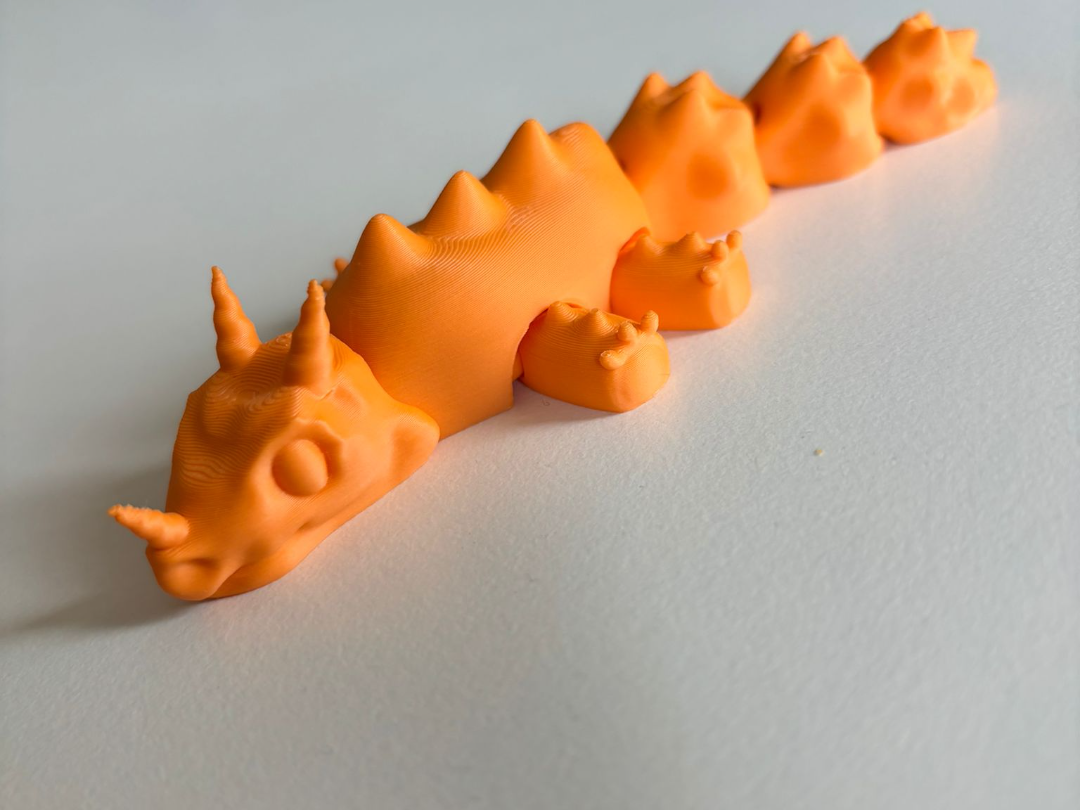 Artikulierender Baby Horndrache