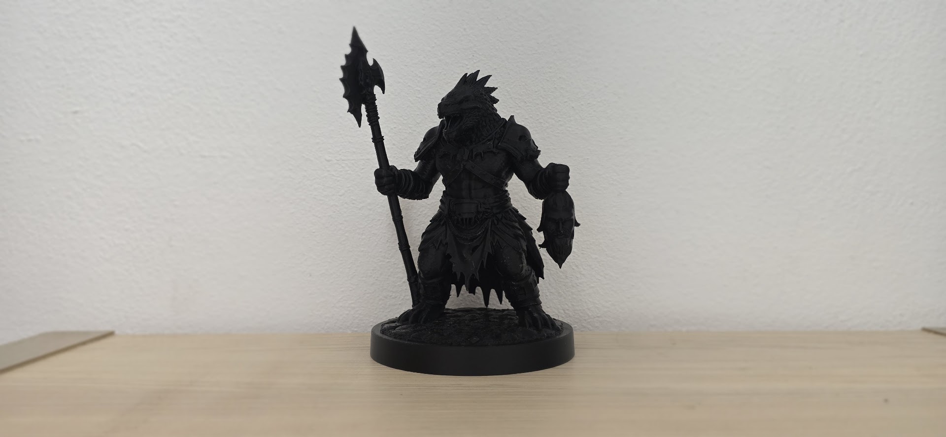 Black Lizardfolk Warrior with Halberd and Trophy