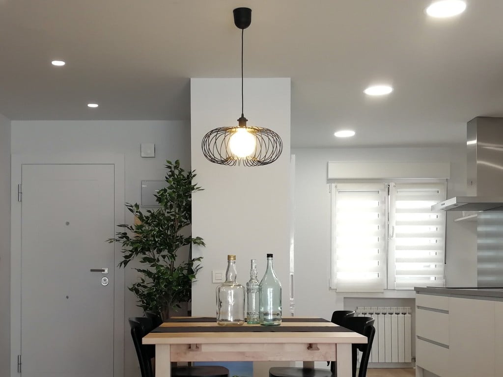 Wire Frame Hanging Lamp