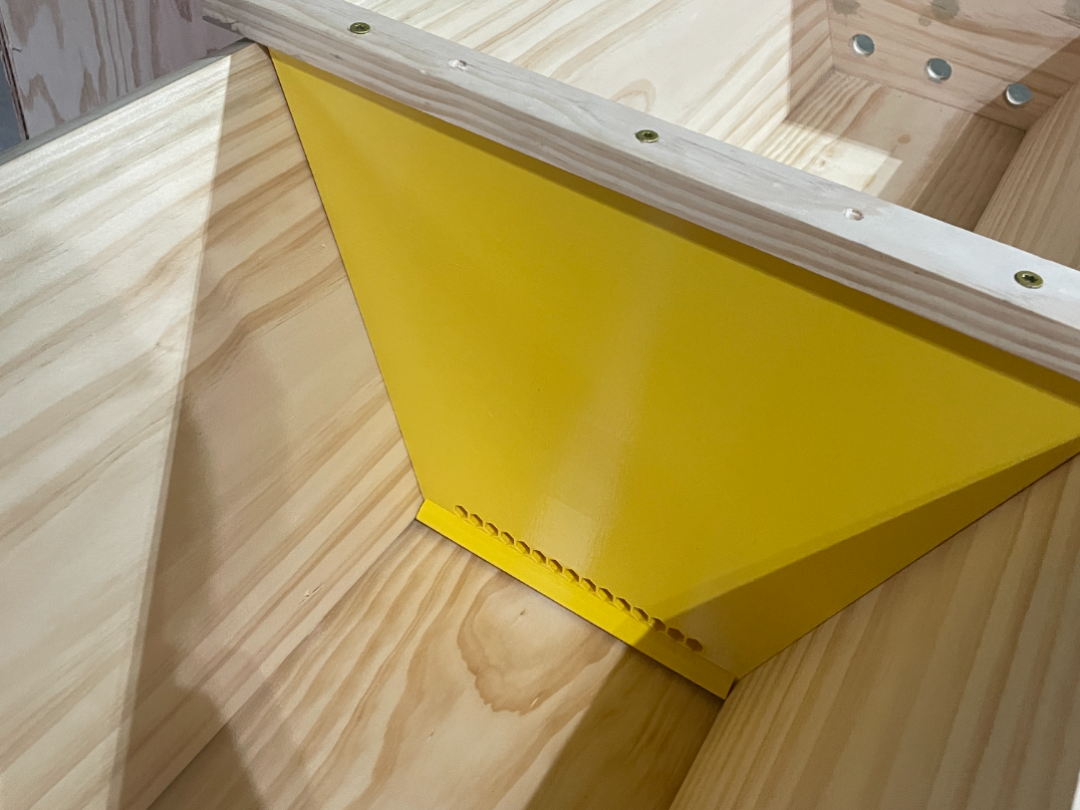 Bee Feeder for Mangum Style Top Bar Hives