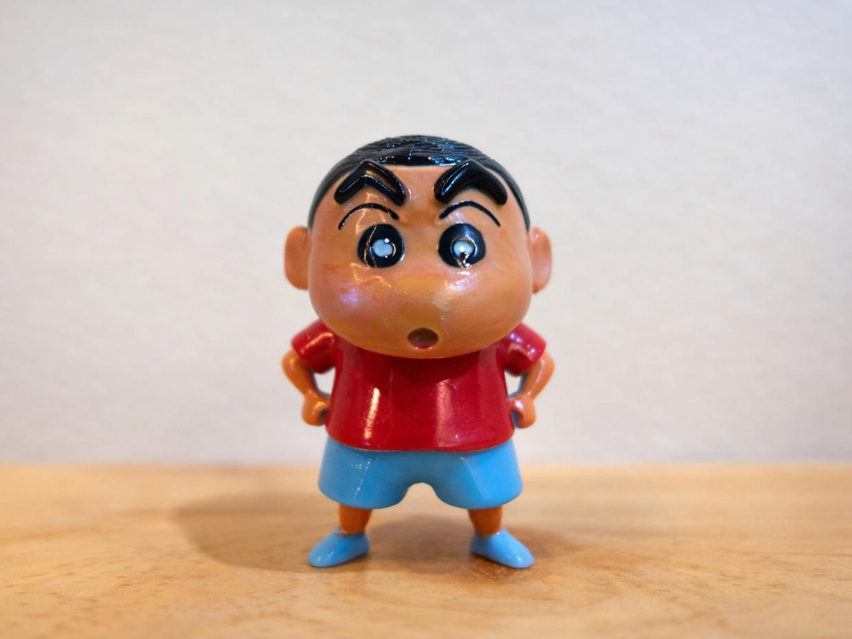 Standing Shin Chan