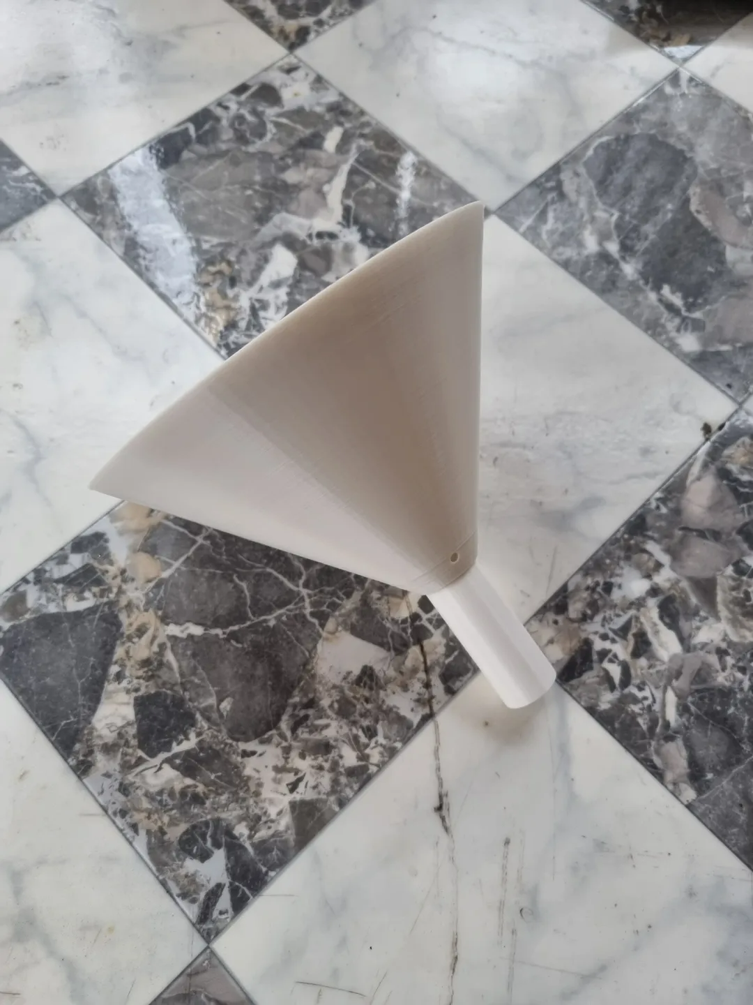 Oil Funnel for Canister with Ventilation
