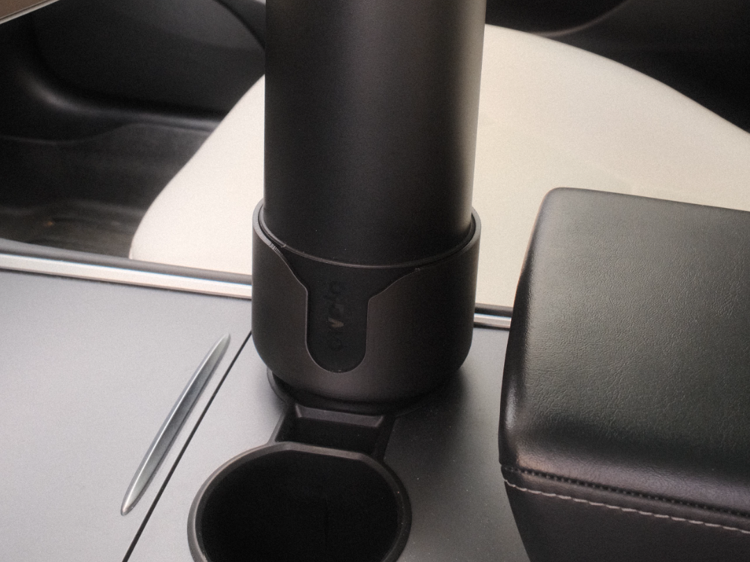 Owala 40oz Tesla Cupholder