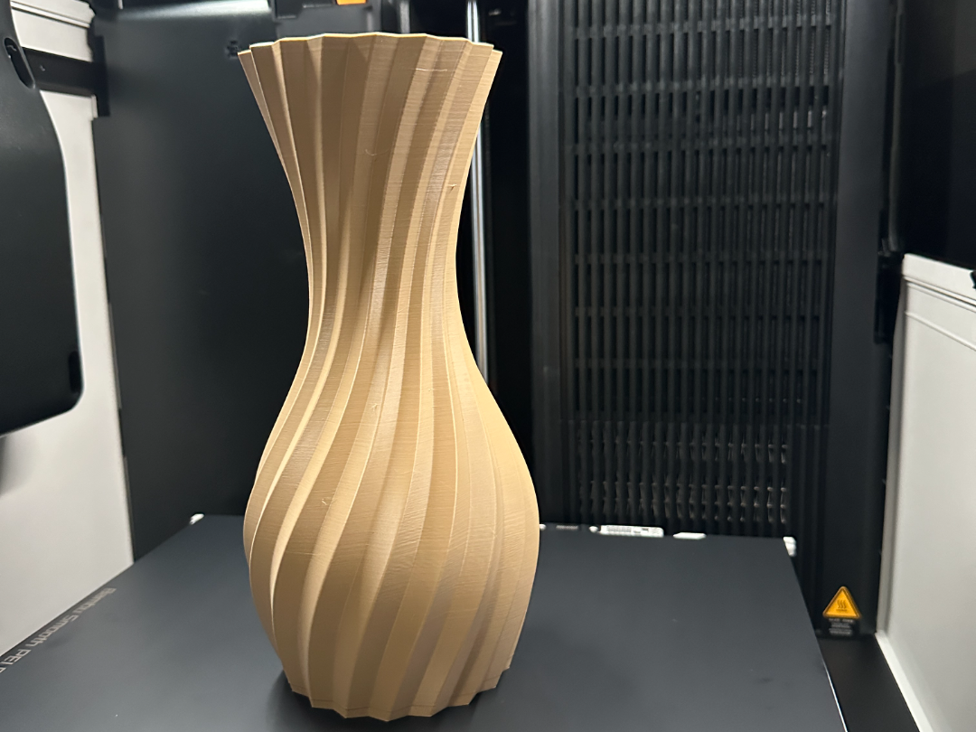 Nice Watertight Curvy Vase