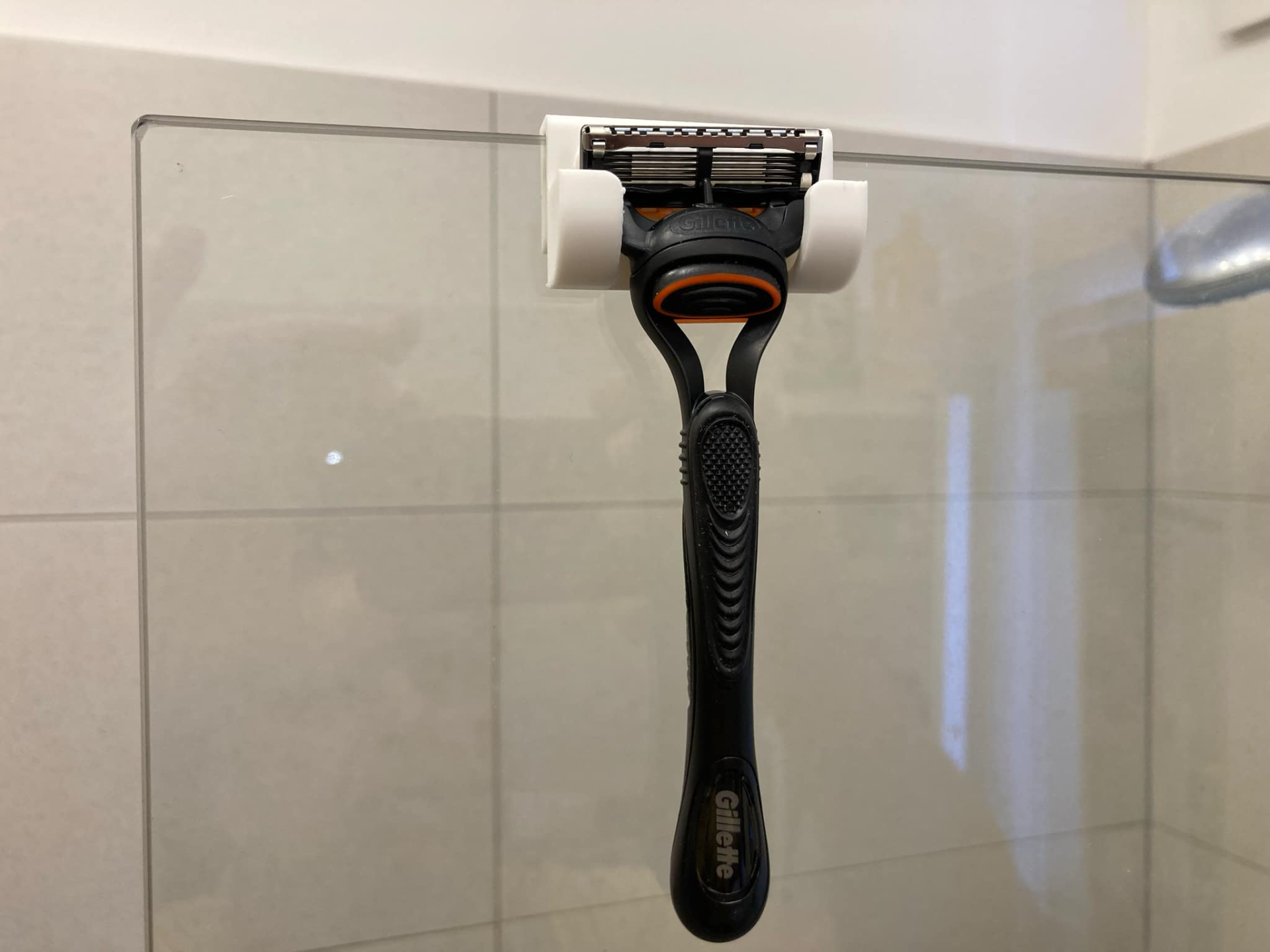 Gillette razor holder for shower 8mm glass