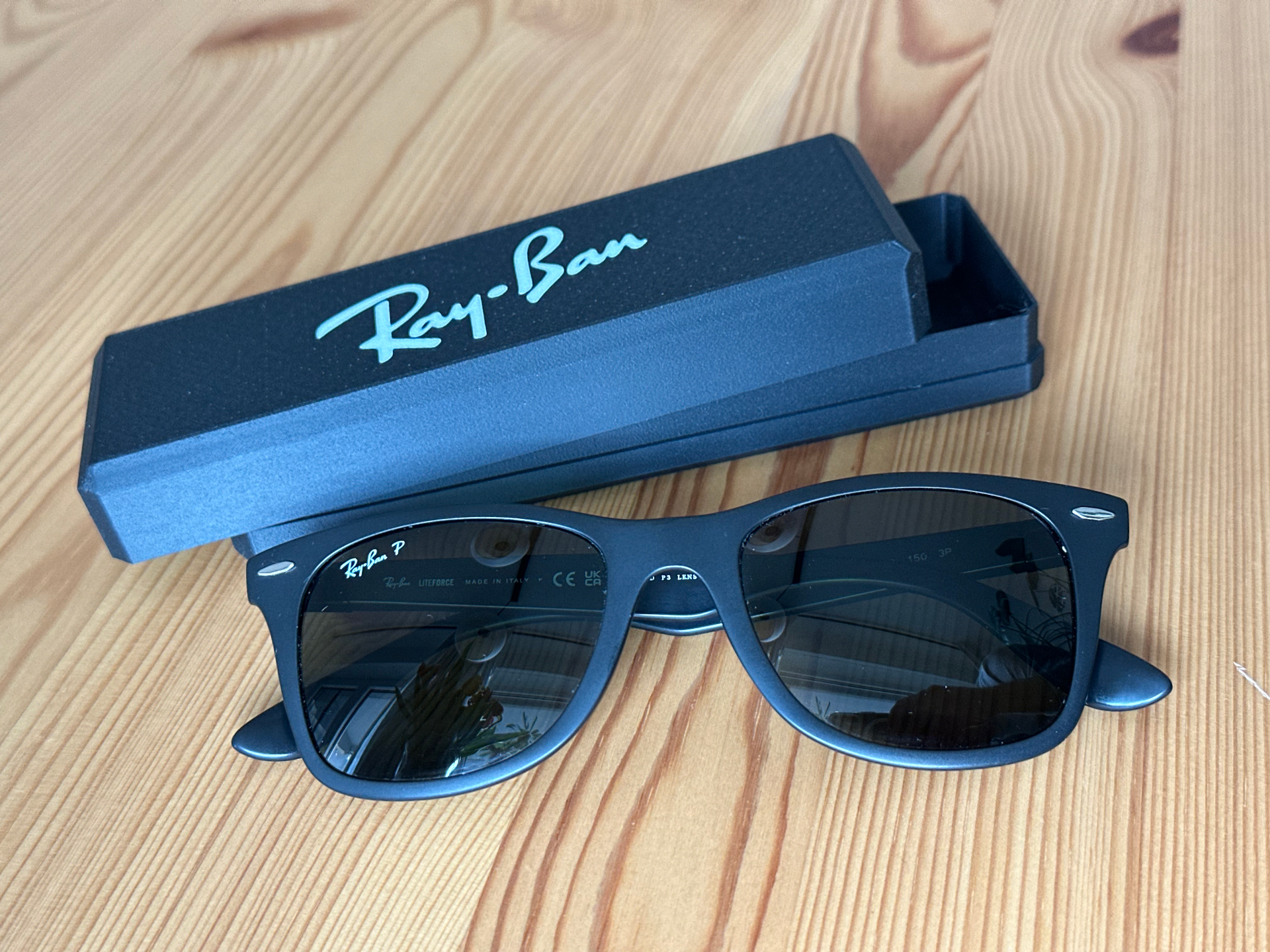 Ray-Ban Wayfarer Liteforce Case
