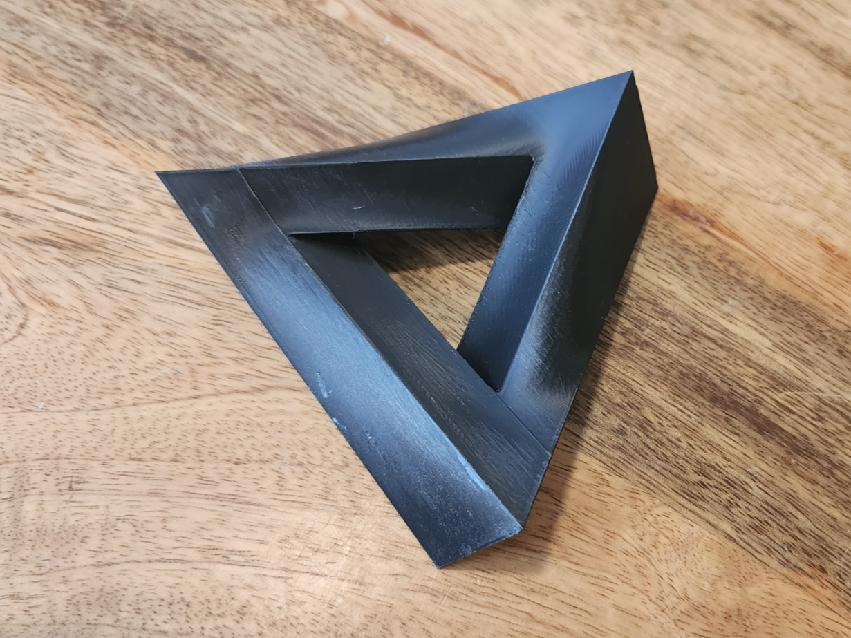 PENROSE (IMPOSSIBLE TRIANGLE)