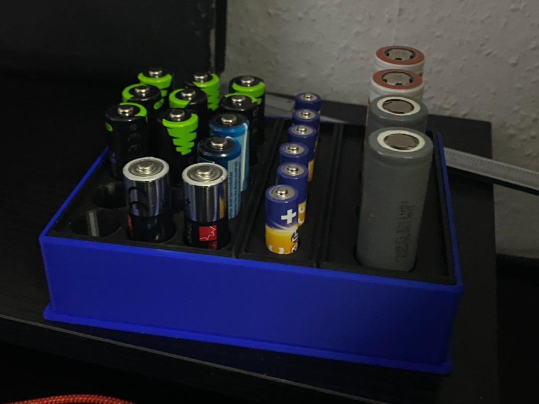 Batterie BOX mit wechselbaren Einlagen