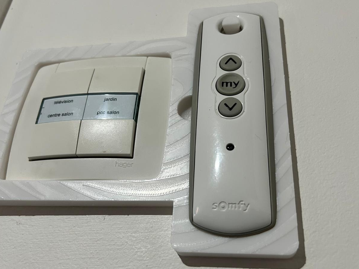 plaque finition Hager Kallysta / Somfy TELIS 1