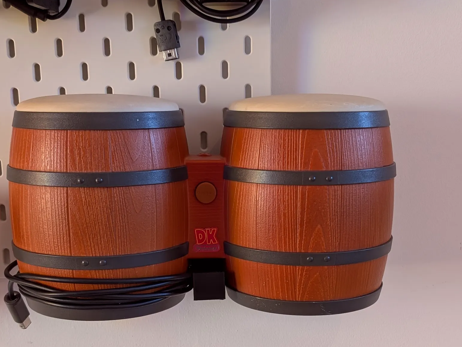 DK Bongos Skadis Mount