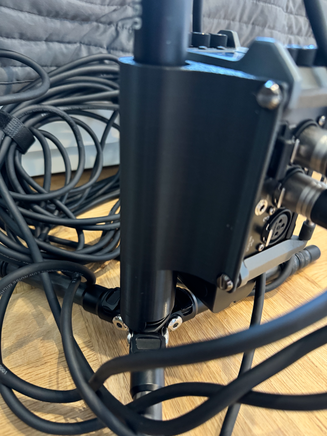 Pole mount - Zoom audio recorder F6