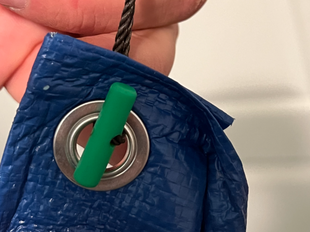 Small Toggle