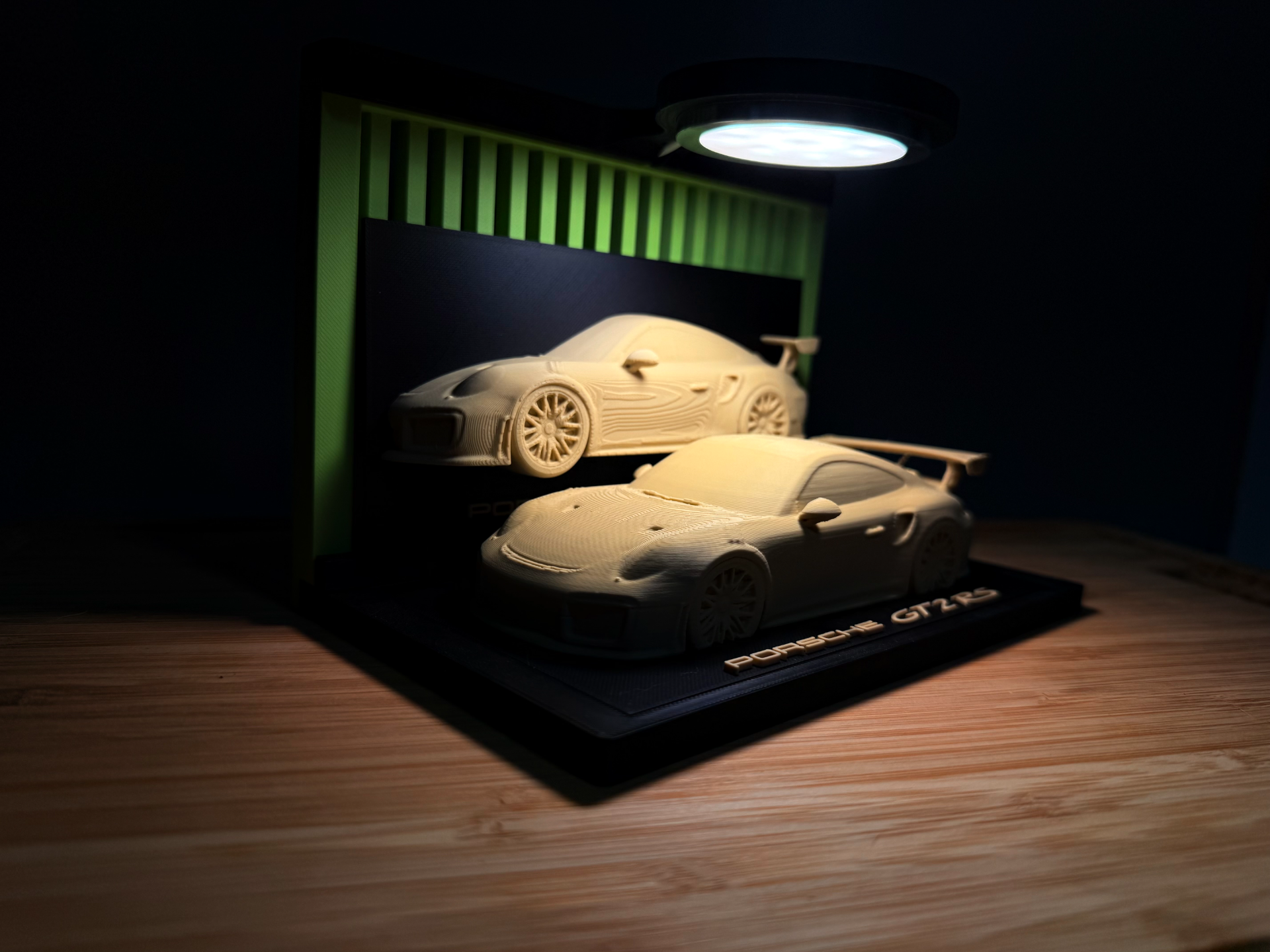 Porsche 911 GT2 RS (991.2) - Display Model!