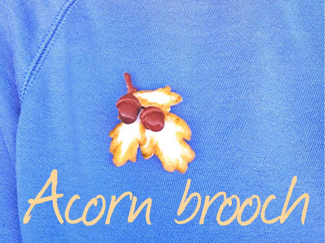 Acorn brooch