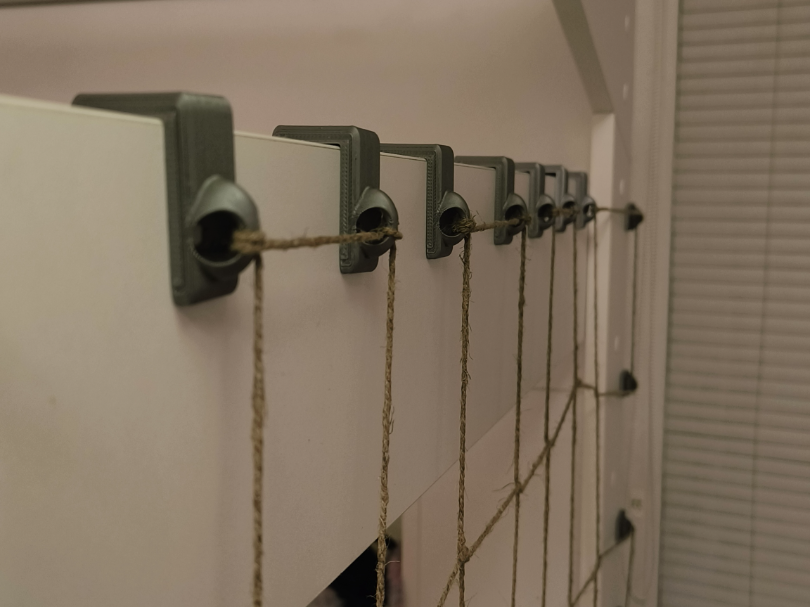 Safety net / hanger hook