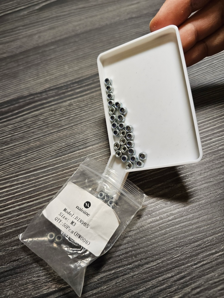 Small screw sorting box