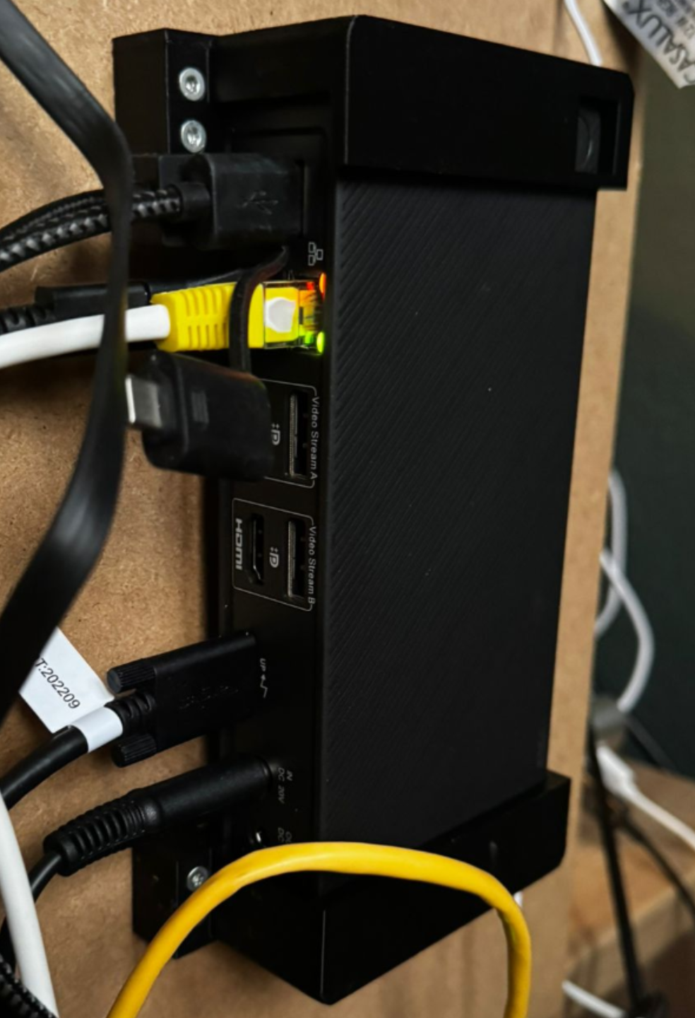 Targus Docking Station Links u. Rechts mit Abstand
