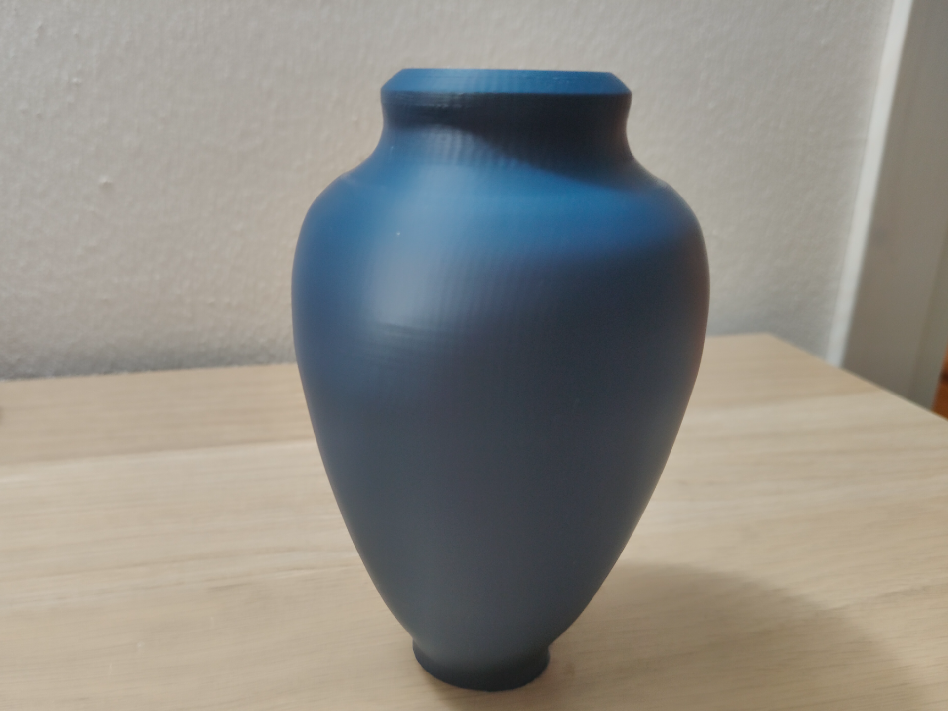 Modern Minimal Vase – Smooth Design