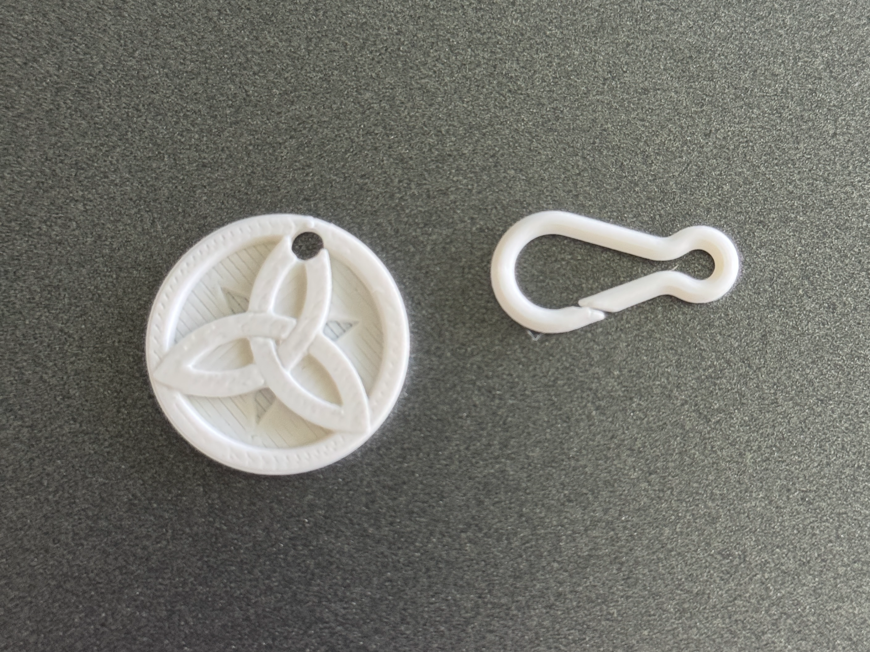 Mora Coin Shopping Cart Chip with Carabiner