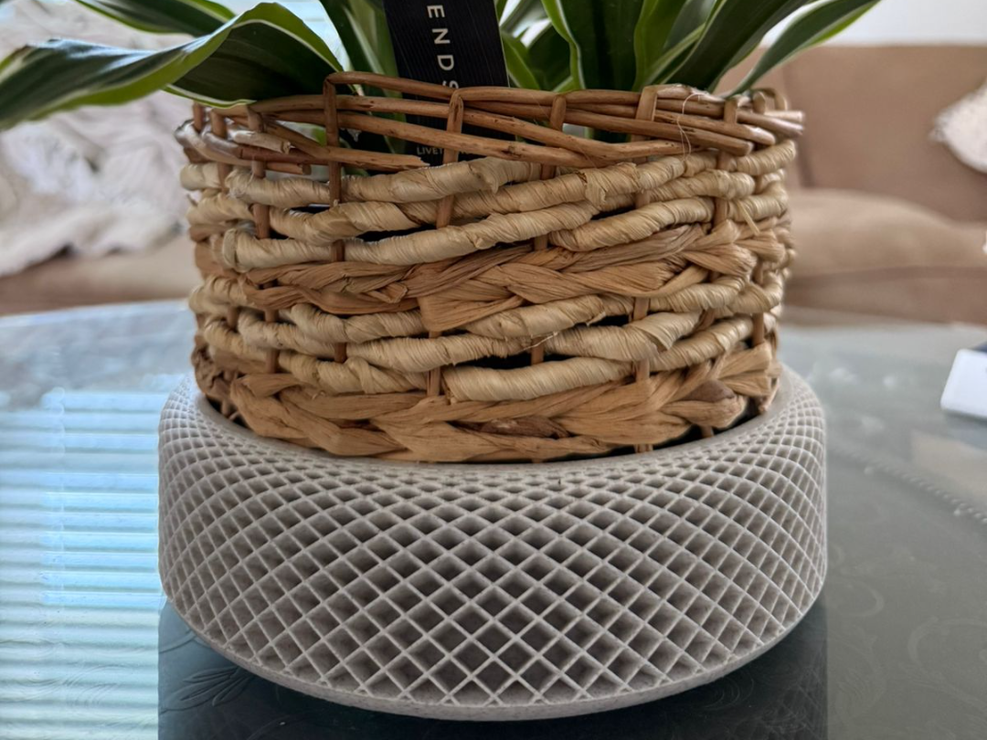 LiveTrends Flower Pot / Cover - Style 1