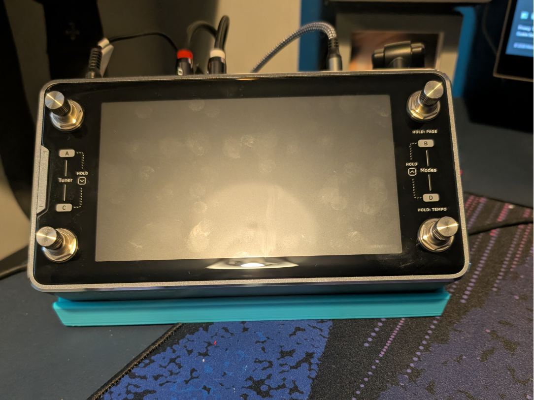 Quad Cortex Mini Stand