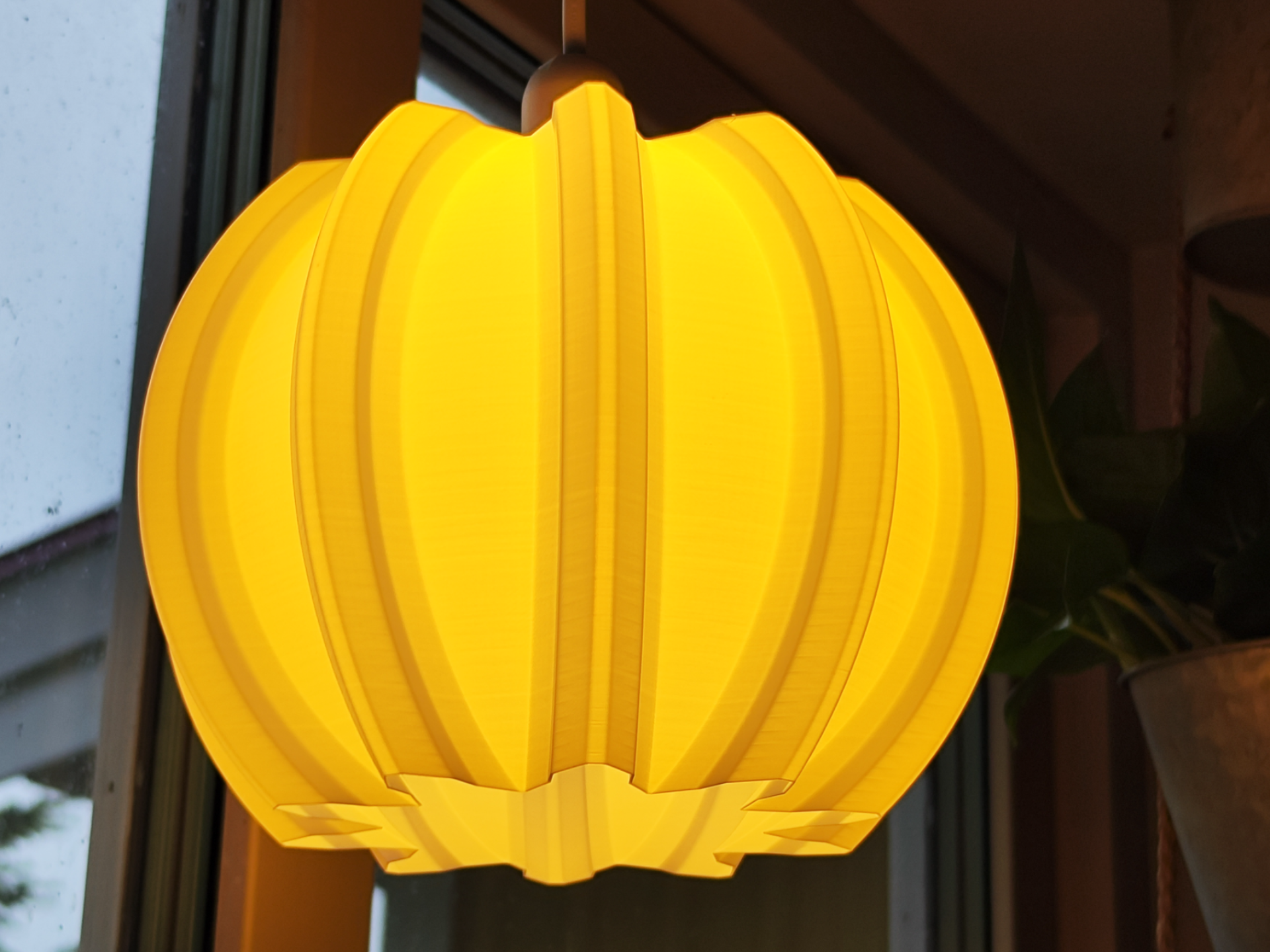 Elegant Ball Lamp
