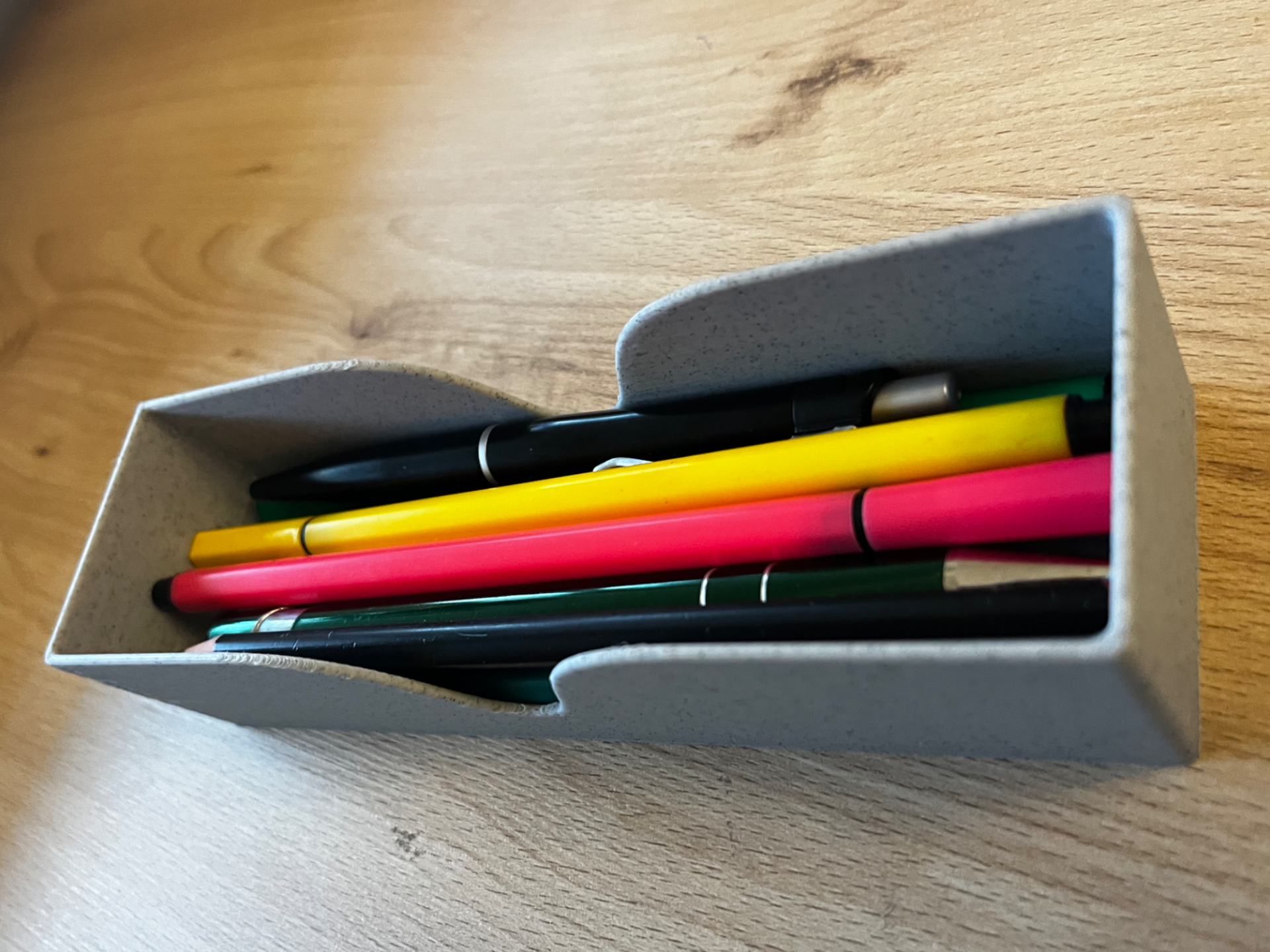 Container box for pens