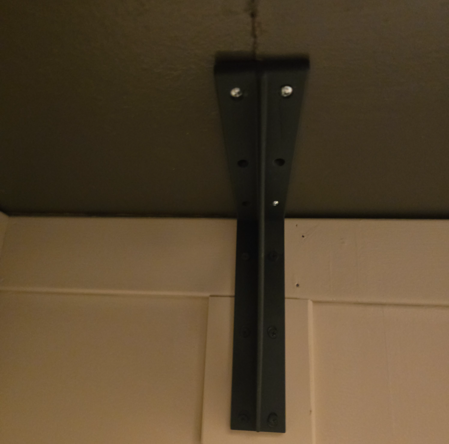 Sturdy Shelf Bracket