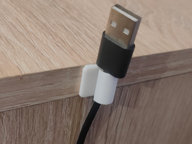 Cable organizer