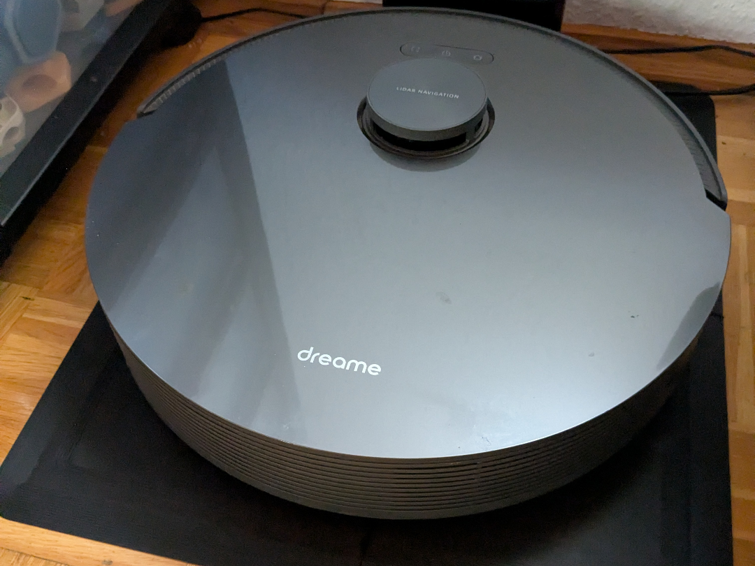 Dreame L10s Pro robovac baseplate